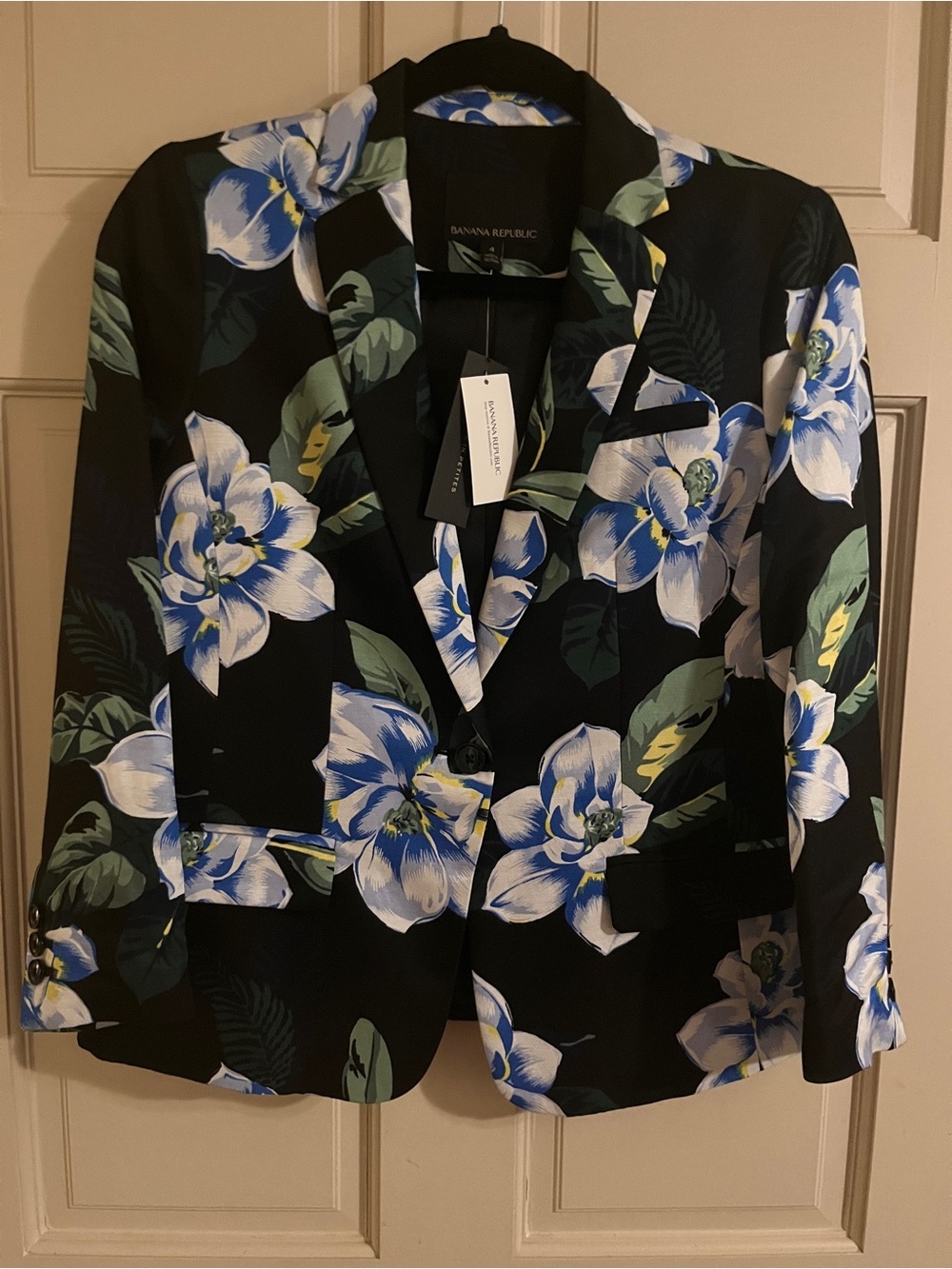 Banana Republic Women’s Floral Blazer – Black with Blue Floral Print | Size: 4P